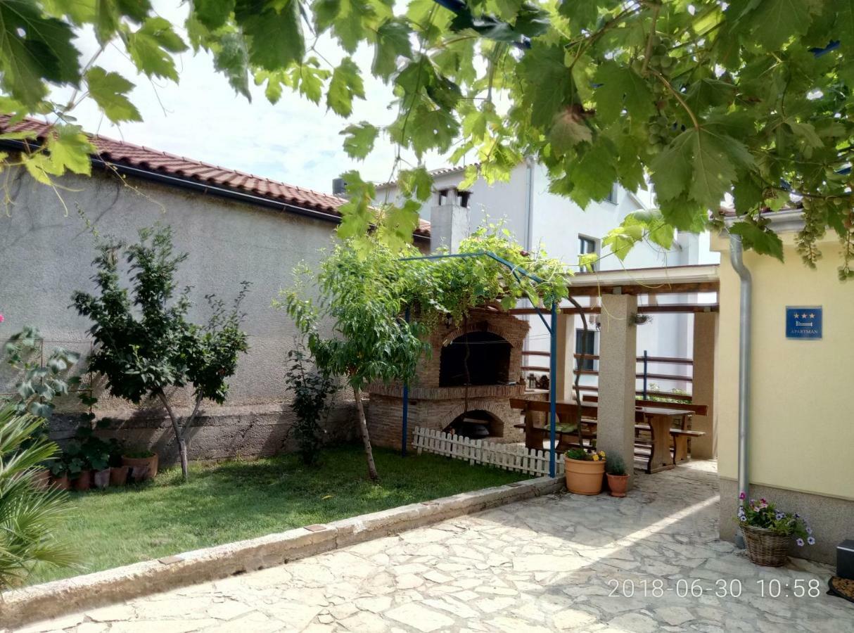 Apartman Vivian Pula Bagian luar foto