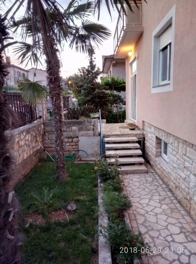 Apartman Vivian Pula Bagian luar foto