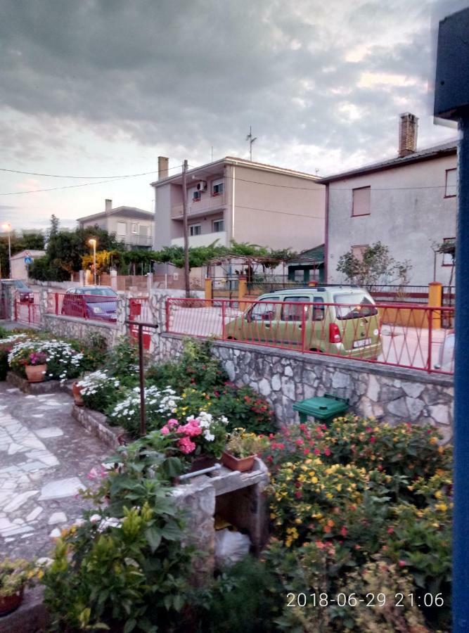 Apartman Vivian Pula Bagian luar foto